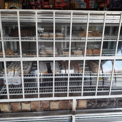 Opinii despre Panaderia y Pasteleria Diana în Callao - Gastronomía y hostelería