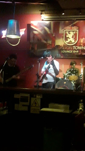 Opinii despre London Town în Cusco - Gastronomía y hostelería