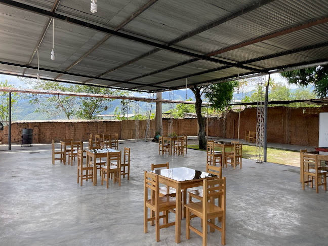 Coliseo de gallos Santa Rosa - Gastronomía y hostelería