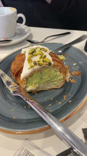 Sasha Pasteles - José Leonardo Ortiz