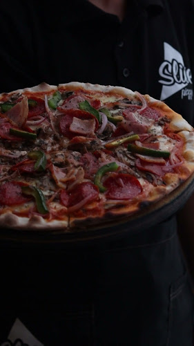 SLICE PIZZERIA - Gastronomía y hostelería