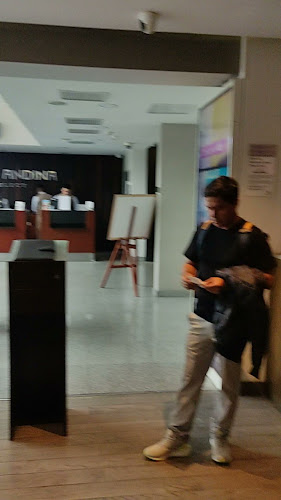 Opinii despre La Plaza Bar & Grill în Lima - Gastronomía y hostelería