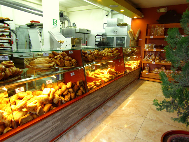 Opinii despre Basílica Marcavalle în Cusco - Gastronomía y hostelería