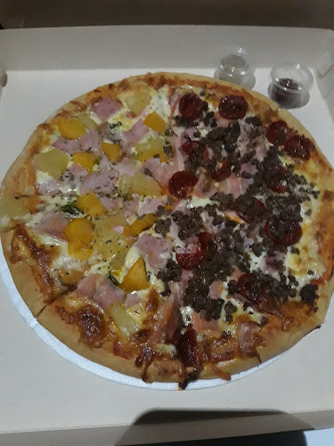 Pizzería Ricca Pizza y Victoria Repostería - Gastronomía y hostelería