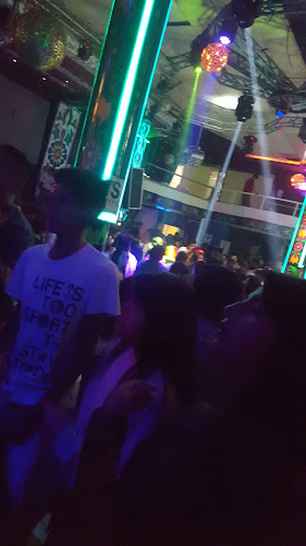 Rhunas Ayacucho Discoteca - Gastronomía y hostelería