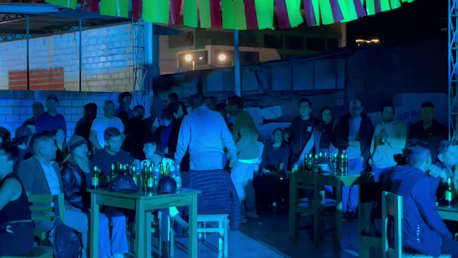 Opinii despre Coliseo de gallos Santa Rosa în San Ignacio - Gastronomía y hostelería