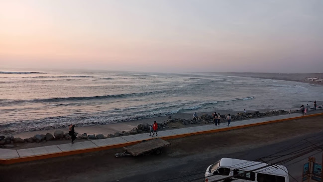 Hostal - Restaurante Los Esteros - Huanchaco