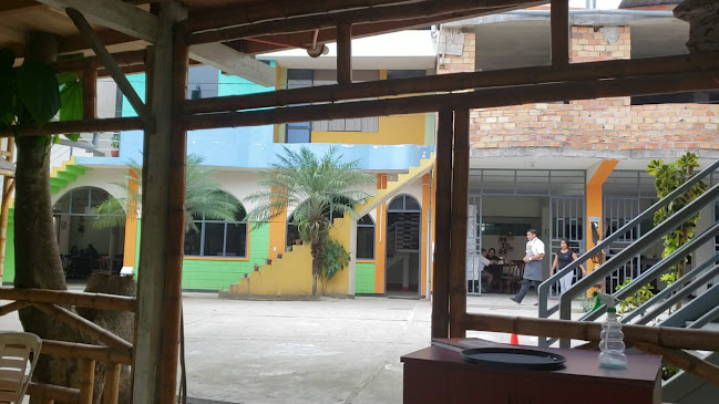 Opinii despre EL CANTARITO Y PUNTO în Moyobamba - Gastronomía y hostelería