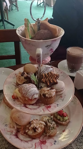 Opinii despre La Mora Pastelería & Café în Miraflores - Gastronomía y hostelería