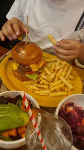 Opinii despre Primos Chicken Bar La Molina în La Molina - Gastronomía y hostelería