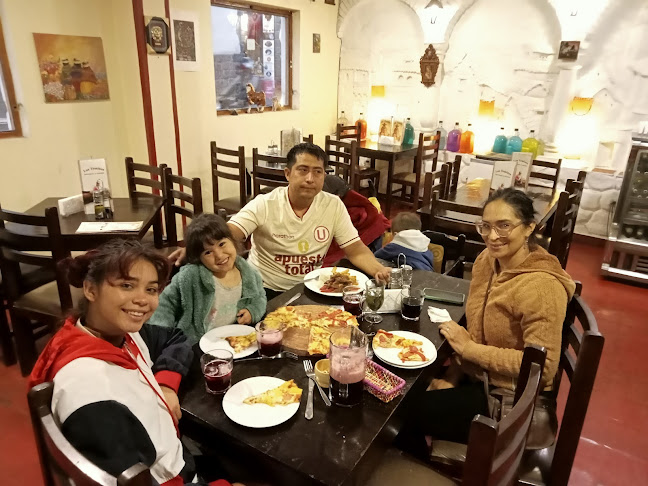 Los Tomines Restaurante Pizzeria - Gastronomía y hostelería