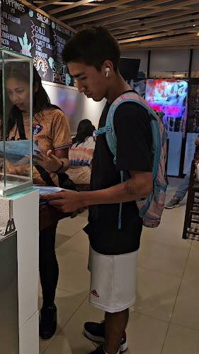 Suri Sushi Bar & Poke - Gastronomía y hostelería