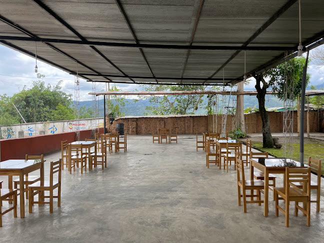 Comentarii opinii despre Coliseo de gallos Santa Rosa