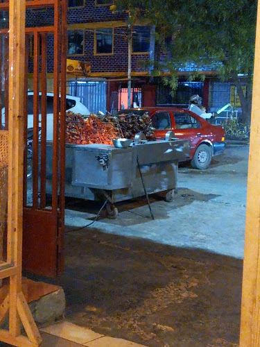 El Maná, Carnes y Parrilladas, Cevichería - Gastronomía y hostelería