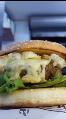 Opinii despre Mostacho Burger Grill în Los Olivos - Gastronomía y hostelería