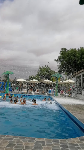 Opinii despre PISCINAS AZUL AZUL în Tacna - Gastronomía y hostelería