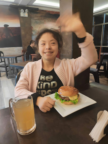 Opinii despre Area51 Hamburguesas în Yanahuara - Gastronomía y hostelería