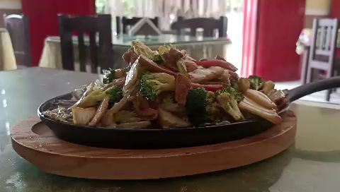 Opinii despre Chifa Pollería Carbón Rojo în Tarapoto - Gastronomía y hostelería