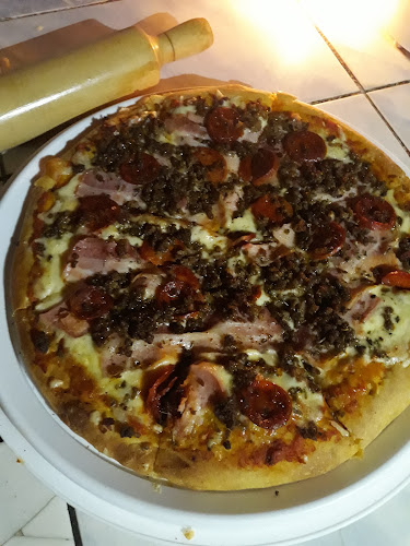 Pizzería Ricca Pizza y Victoria Repostería - Chimbote