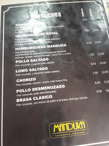 Manduka Salchipapas y Hamburguesas