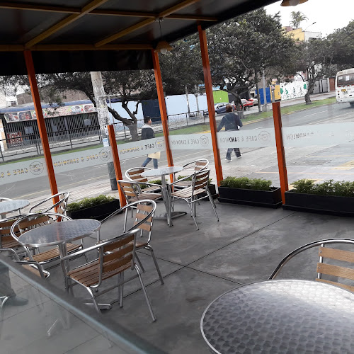 Av. Caminos del Inca 3545, Lima 15039