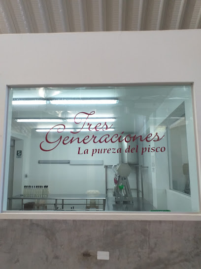 Tres Generaciones (Fundo Tres Esquinas)