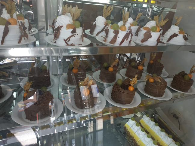 Panadería, Pastelería y Cafetería "Don Luchito" - Gastronomía y hostelería