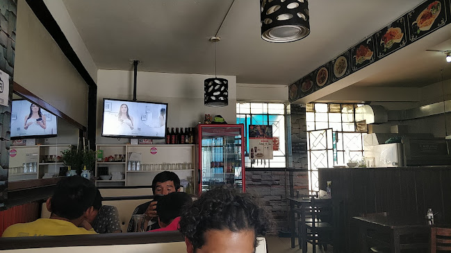 Pollería Chifa PURA LEÑA