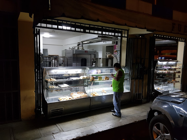 Panaderia Pastelería Ĺeo's