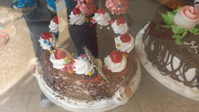 Panaderia Mis Tres Marias - José Leonardo Ortiz