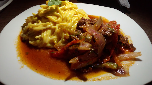 Blackandwhite Restobar Karaoke - Tumbes