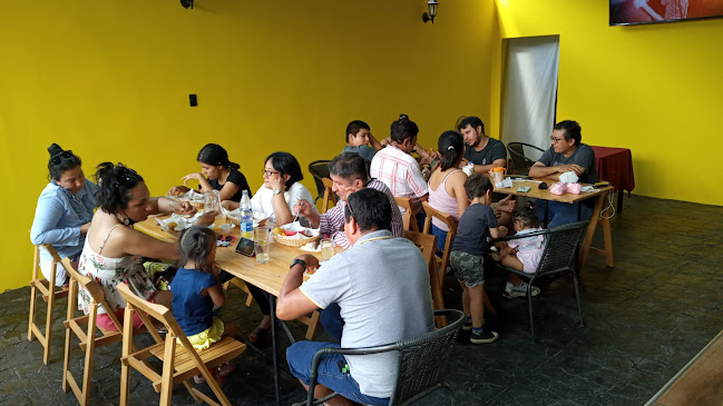 ESTACIÓN A8 - CHICHARRONERIA - Gastronomía y hostelería