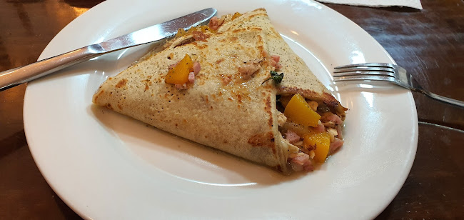 Aroma's Café & Crepes