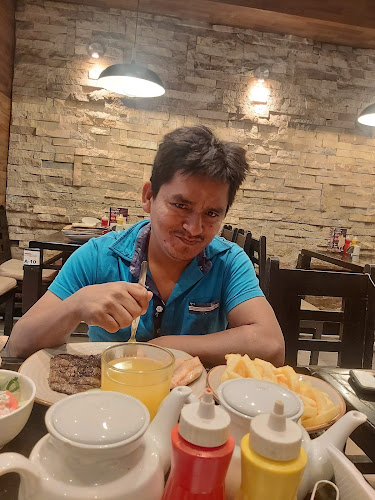 El Mesón, Pollos y Parrillas - Gastronomía y hostelería