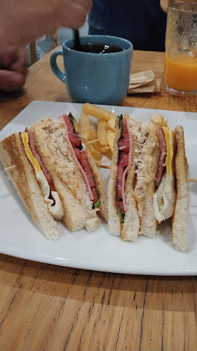 Comentarii opinii despre Sofá Café Magdalena