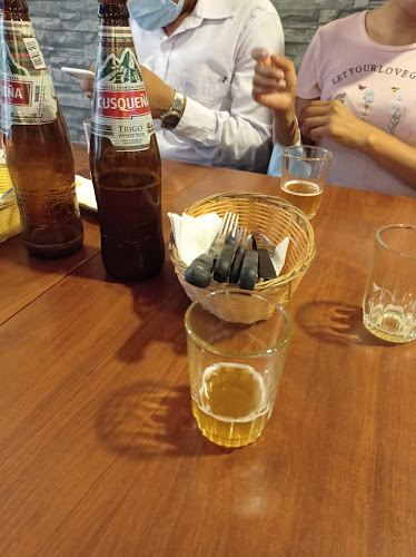 El Maná, Carnes y Parrilladas, Cevichería