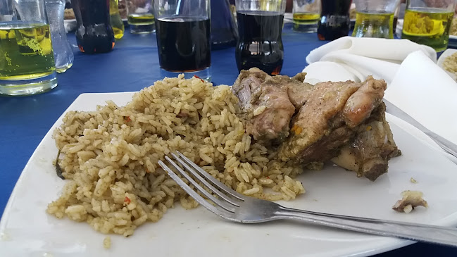 Opinii despre Villa Deportiva Los Delfines în Huacho - Gastronomía y hostelería