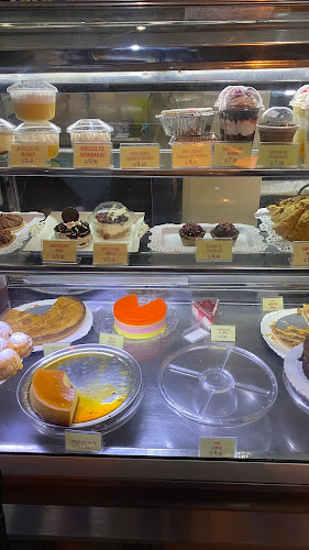 Opinii despre Amaretto Panadería Heladería Pastelería în Chorrillos - Gastronomía y hostelería