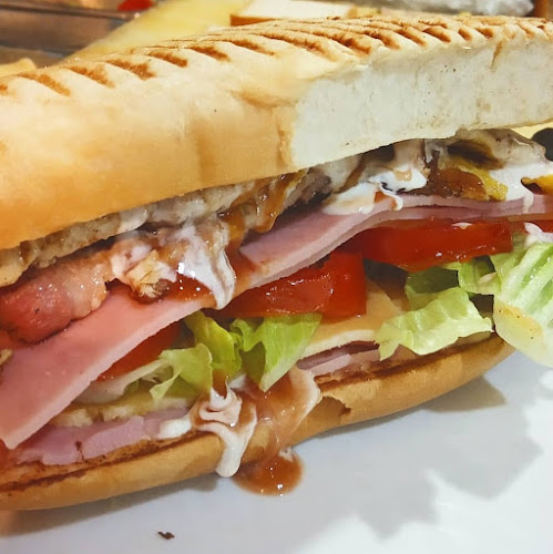 con HEIDINGER, Jr. Mariscal Castilla 505, Oxapampa 19231