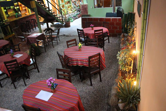 LA CHIRA restaurante pizzas, pastas & bar