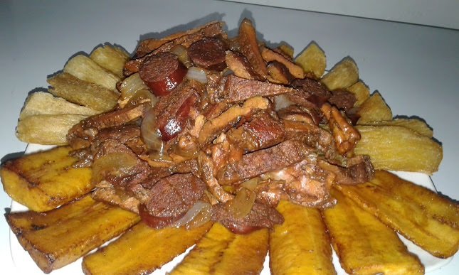 Hospedaje y Restaurante "Green Bull" - Gastronomía y hostelería