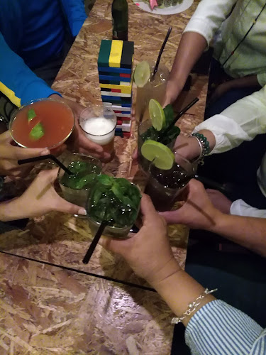 Comentarii opinii despre Rompecabezas Lounge Bar