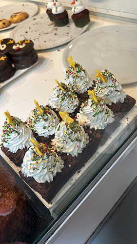 Sasha Pasteles - José Leonardo Ortiz