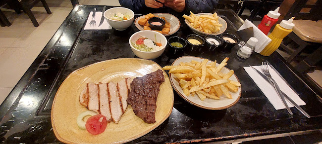 El Mesón, Pollos y Parrillas