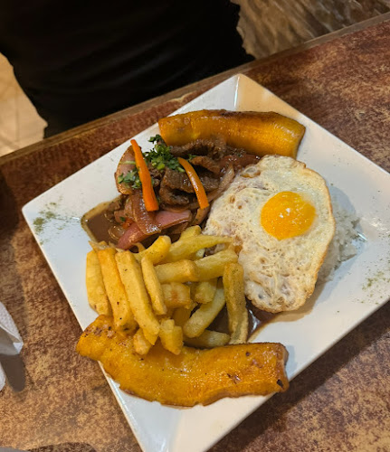 Huacafuckingchina Restobar - Gastronomía y hostelería