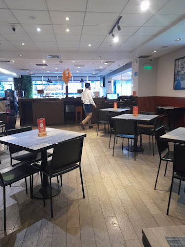 La Plaza Bar & Grill - Lima