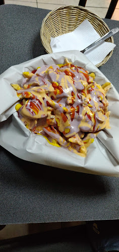 Manduka Salchipapas y Hamburguesas - Yanahuara