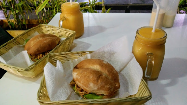 Opinii despre Marc Back Cafeteria Pasteleria Fina în Víctor Larco Herrera - Gastronomía y hostelería