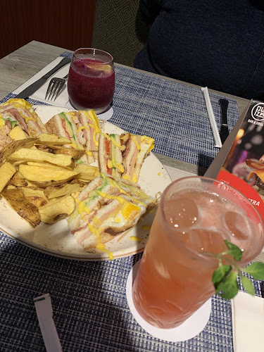 Comentarii opinii despre La Plaza Bar & Grill