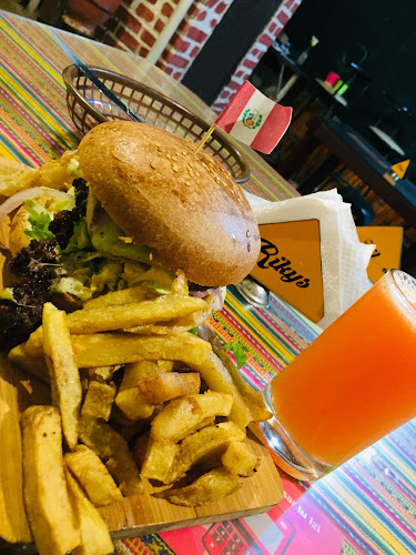 Rikys Burger Grill - Gastronomía y hostelería